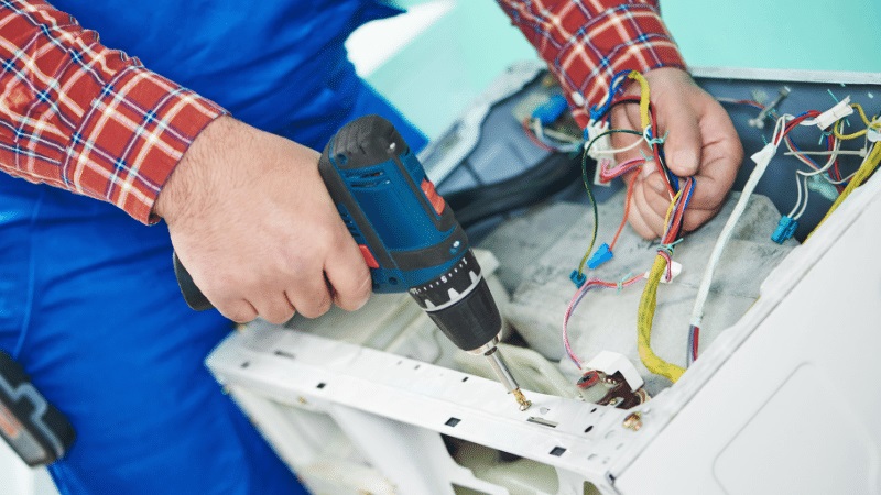 Akhisar Uğur Uğur çamaşır makinesi kart tamiri – Su almama arızası orijinal parça ile giderildi. - Teknik servis örneği